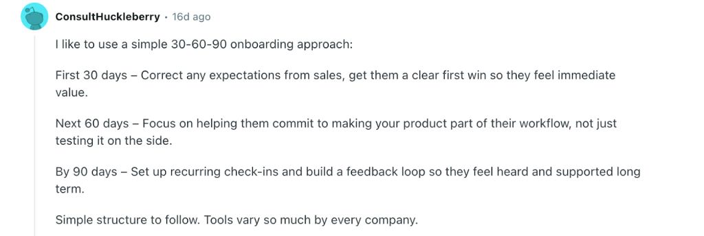 Screenshot of a Reddit comment outlining a 30–60–90 customer onboarding approach